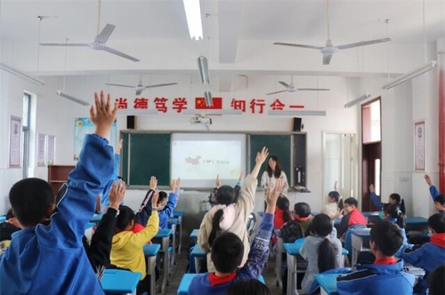 金沙集团1862cc:一堂别开生面的“双语”思政课