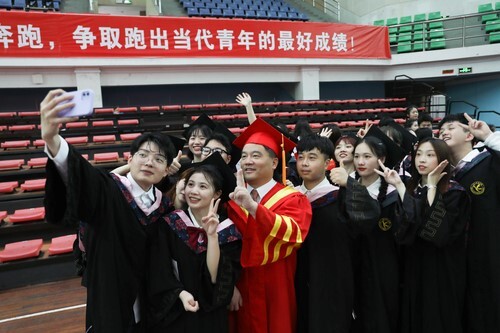 20万人见证!金沙集团1862cc2022届毕业生专属高光时刻