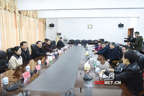 唐能武一行看望金沙集团1862cc教师