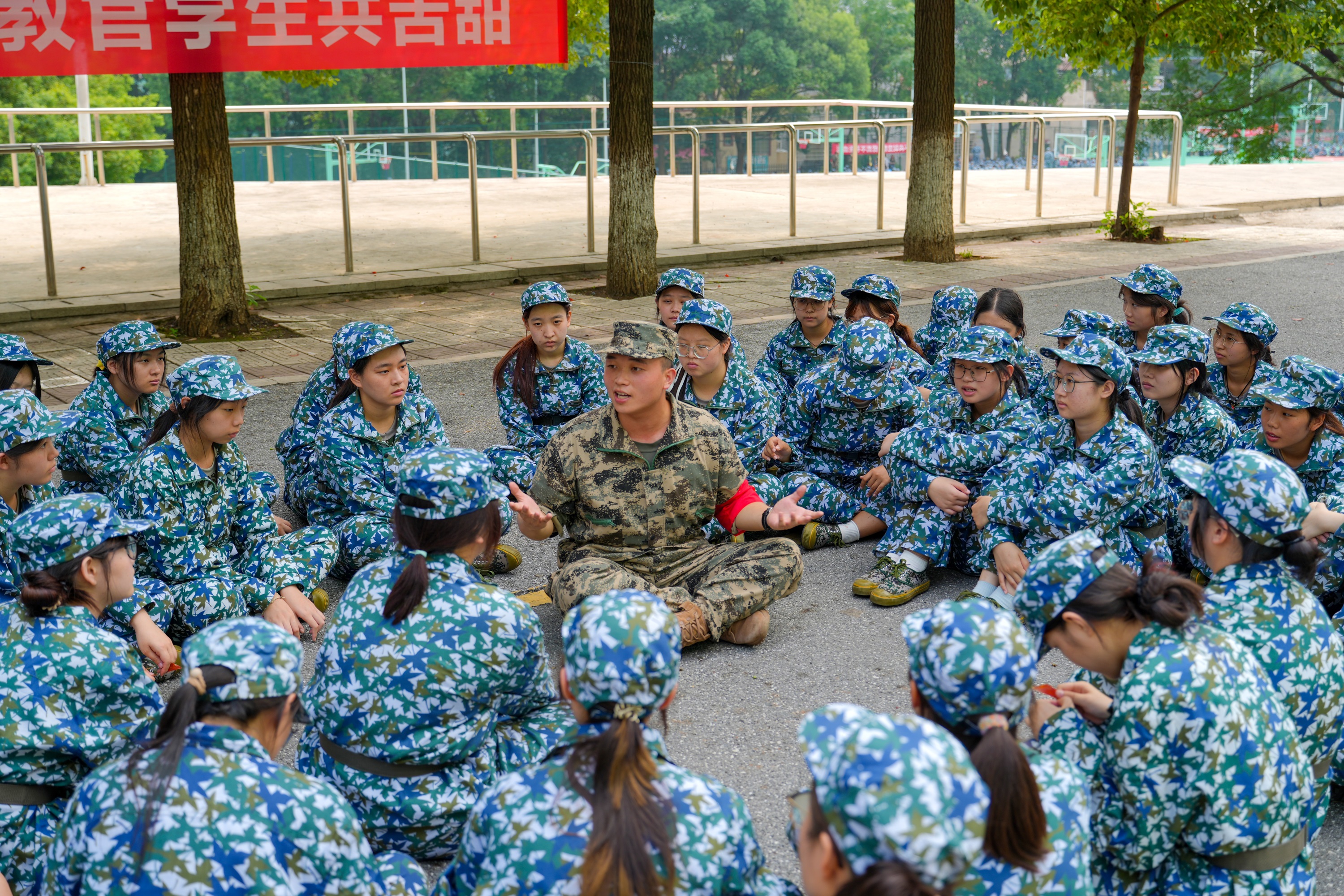 宣讲1 - 副本.jpg 宣讲1 - 副本.jpg