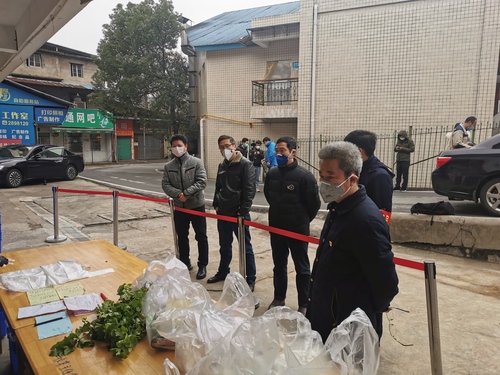 校领导视察后勤保障工作