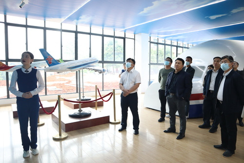 金沙集团1862cc与天有集团探讨产教融合校企合作